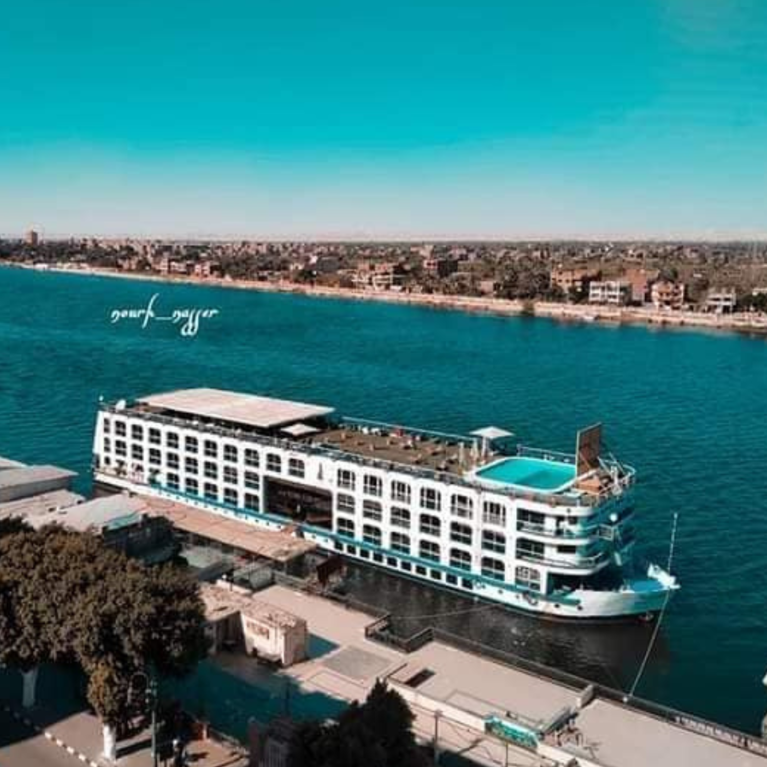 المشروعات السياحية والفندقية